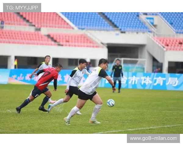 “中国足球产业年度峰会成功举行，行业前景被看好”，足球产业规模