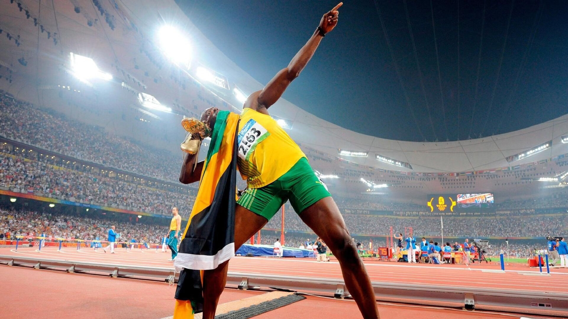 世界田径:肯尼亚跑者连续破纪录,赛场火爆!,肯尼亚跑步视频