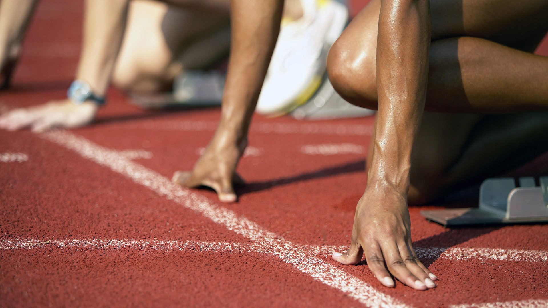 世界田径:肯尼亚跑者连续破纪录,赛场火爆!,肯尼亚跑步视频