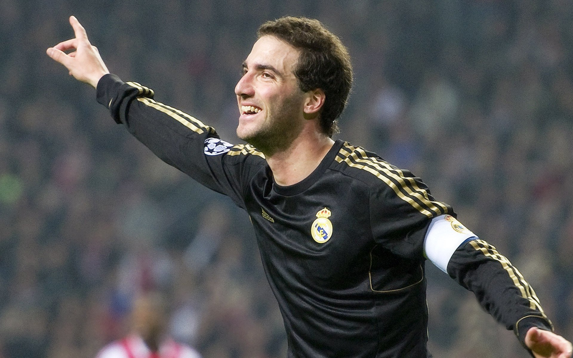 热刺女足主帅：西蒙尼证明夺冠不一定依赖金钱，内在品质很重要